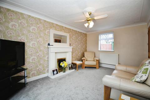 3 bedroom end of terrace house for sale, Cormorant Close, Bransholme, Hull