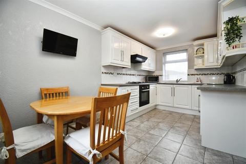 3 bedroom end of terrace house for sale, Cormorant Close, Bransholme, Hull