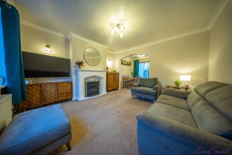 6 Raeburn Drive, Bradford, BD6 2LL
