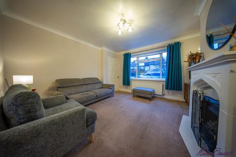 6 Raeburn Drive, Bradford, BD6 2LL