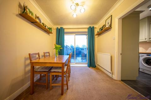 6 Raeburn Drive, Bradford, BD6 2LL