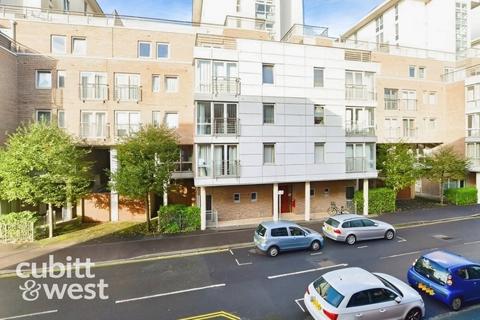 2 bedroom apartment to rent, Mermaid House Cross Street PO1