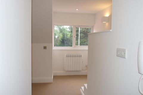 1 bedroom apartment to rent, Tower Road Tadworth Surrey