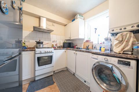 2 bedroom flat for sale, Evergreen Way, Hayes, UB3