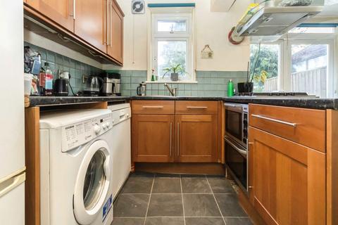 3 bedroom terraced house to rent, Alpine Avenue, Surbiton KT5