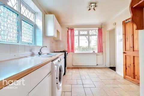 3 bedroom semi-detached house for sale, Beverley Road, NORWICH