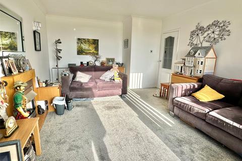 3 bedroom apartment for sale, Victoria Road, Milford on Sea, Lymington, Hampshire, SO41