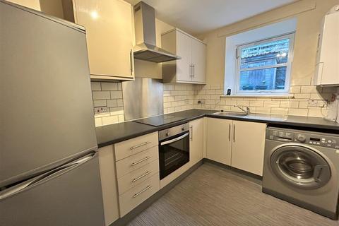 2 bedroom flat to rent, Burrell Street, Crieff