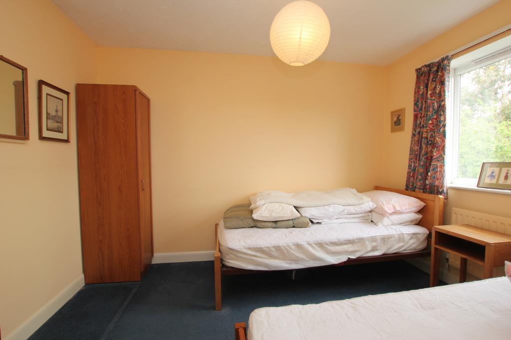 Bed2.JPG