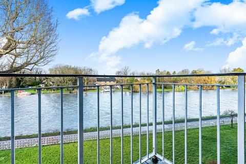 2 bedroom apartment for sale, Riverside Road, Staines-upon-Thames, TW18