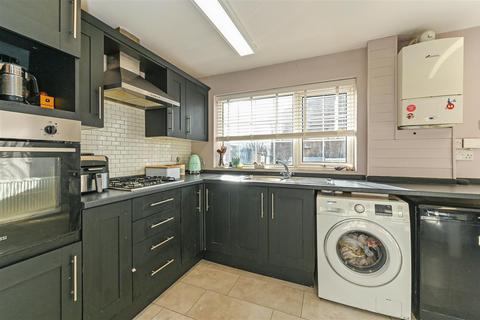 2 bedroom terraced house for sale, Hawthorn Close, Fareham