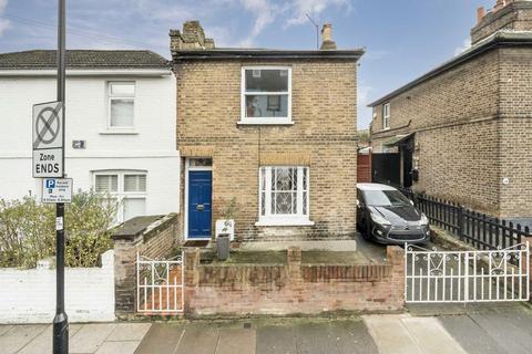 2 bedroom house to rent, Myrtle Road, London W3