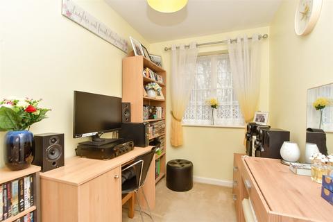 25 Amethyst Drive, Sittingbourne, ME10 5JR