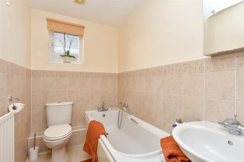 25 Amethyst Drive, Sittingbourne, ME10 5JR