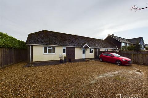 2 bedroom semi-detached bungalow for sale, Hackwood Lane, Basingstoke RG25