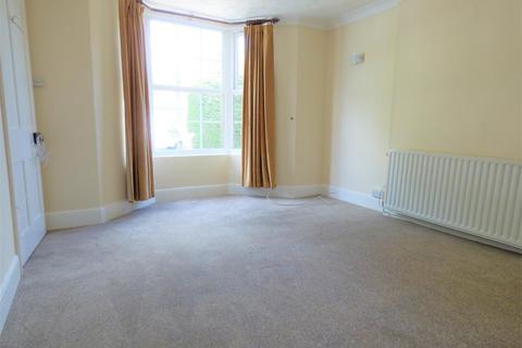 2 bedroom detached house to rent, Sea Road, East Preston Littlehampton BN16