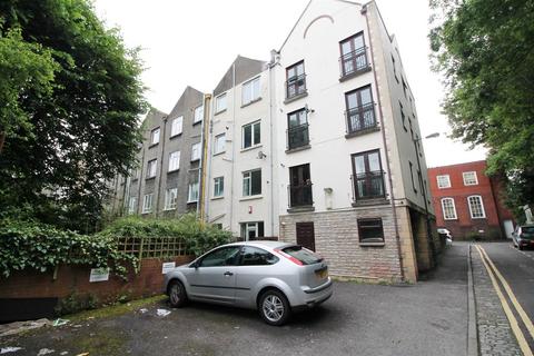 2 bedroom flat to rent, BPC00970 Top Floor Flat, Eastfield Road, Cotham, Bristol