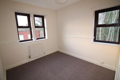 2 bedroom flat to rent, BPC00970 Top Floor Flat, Eastfield Road, Cotham, Bristol