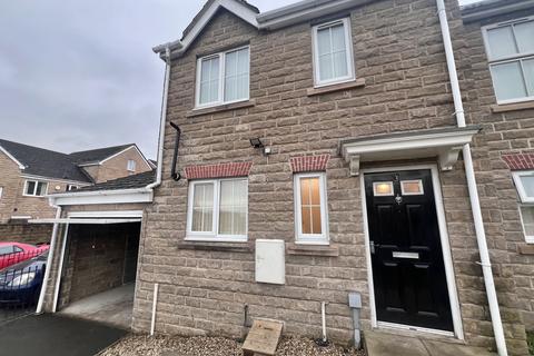 3 bedroom semi-detached house to rent, Woodcross Court, Bradford BD5