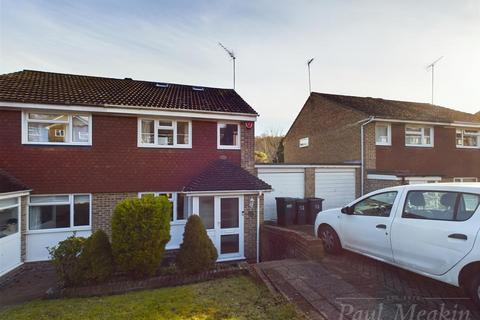 3 bedroom semi-detached house for sale, Lapwing Close, South Croydon