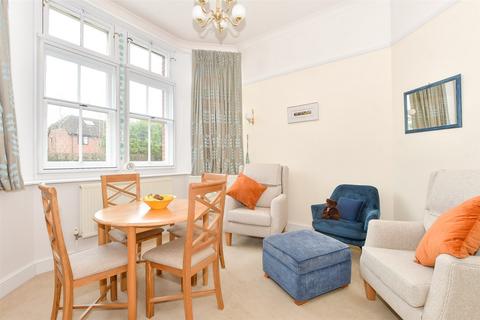 2 bedroom ground floor flat for sale, Oak Tree Way, Horsham, West Sussex