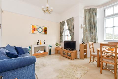 2 bedroom ground floor flat for sale, Oak Tree Way, Horsham, West Sussex