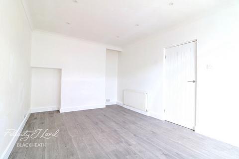 3 bedroom terraced house to rent, Aberford Gardens, London