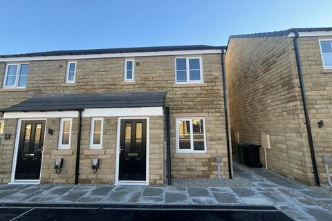 3 bedroom semi-detached house to rent, Weaving Mews, Skelmanthorpe, Huddersfield