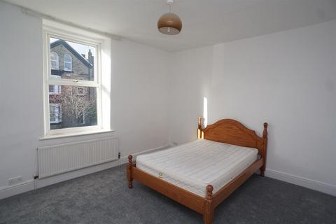 3 bedroom terraced house to rent, Brighton Terrace Road, Crookes, Sheffield S10