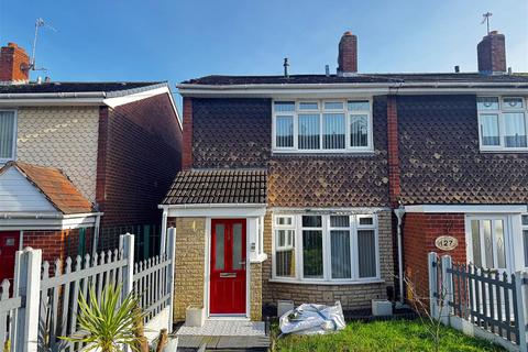 3 bedroom end of terrace house to rent, Millfield Avenue, Walsall