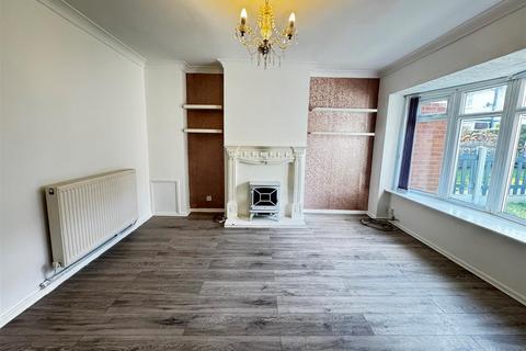 3 bedroom end of terrace house to rent, Millfield Avenue, Walsall