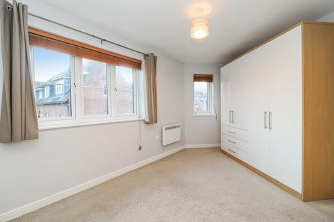 2 bedroom flat for sale, Lockhart Road, Watford, WD17