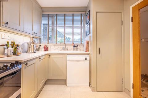 66 River Park Gardens, Bromley, BR2 0BH