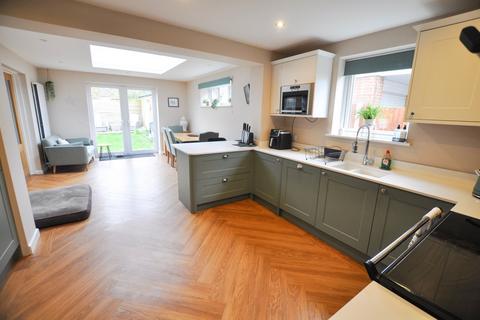 4 bedroom detached house to rent, Shakespeare Road, Wimborne, BH21