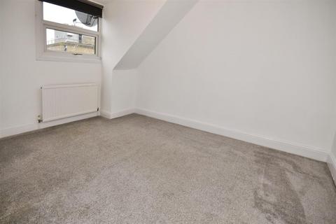 1 bedroom in a house share to rent, The Ridgeway, Chingford E4