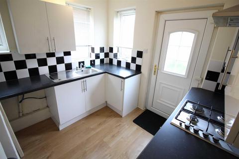 3 bedroom semi-detached house to rent, Beanley Place, High Heaton