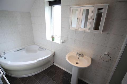 3 bedroom semi-detached house to rent, Beanley Place, High Heaton