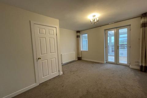 2 bedroom house to rent, The Mall, Brading