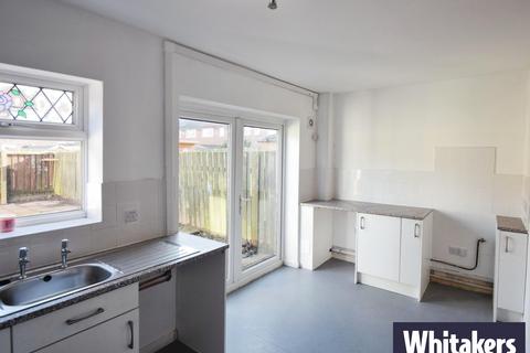 3 bedroom terraced house to rent, Annandale Road, Greatfield, Hull