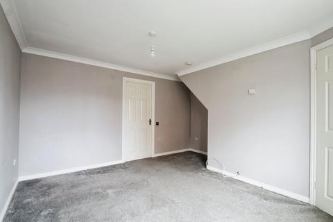 2 bedroom terraced house to rent, Blunden Drive, Langley SL3