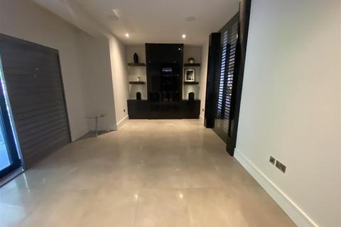 undefined, Barrow Lane, Hale