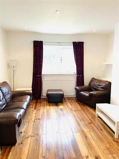 2 bedroom flat to rent, Dean Avenue, Dundee