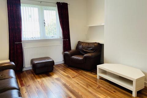 2 bedroom flat to rent, Dean Avenue, Dundee