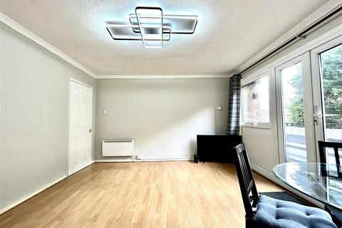 3 bedroom flat to rent, Riversmeet, Hertford