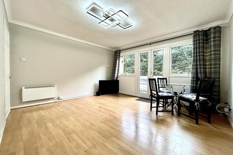 3 bedroom flat to rent, Riversmeet, Hertford