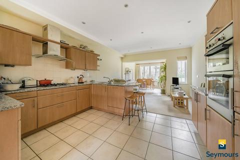 4 bedroom semi-detached house for sale, Railton Road, Surrey GU2