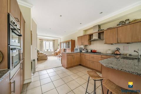 28 Railton Road, Guildford, GU2 9LX