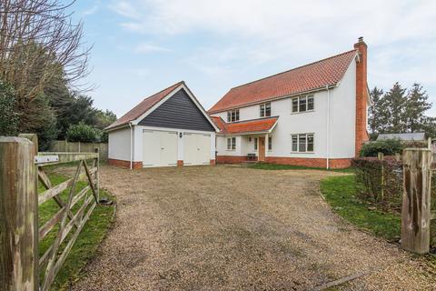 4 bedroom detached house for sale, Norwich Road, Yaxham, NR19