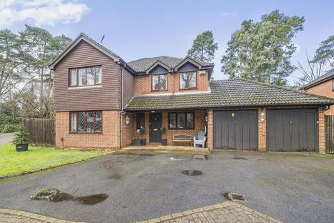 4 bedroom house to rent, Youlden Close, Camberley GU15