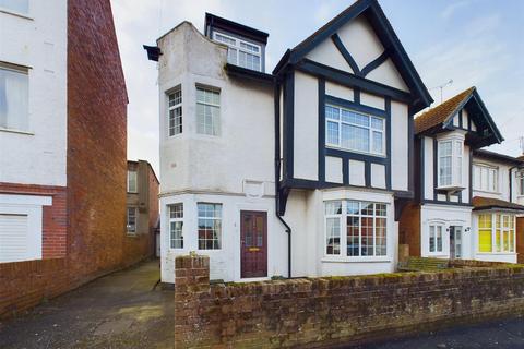 5 bedroom detached house for sale, Mayfield Road, Bridlington